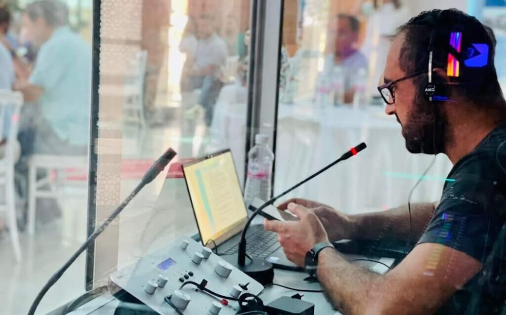 cabine-interprete bien equiper